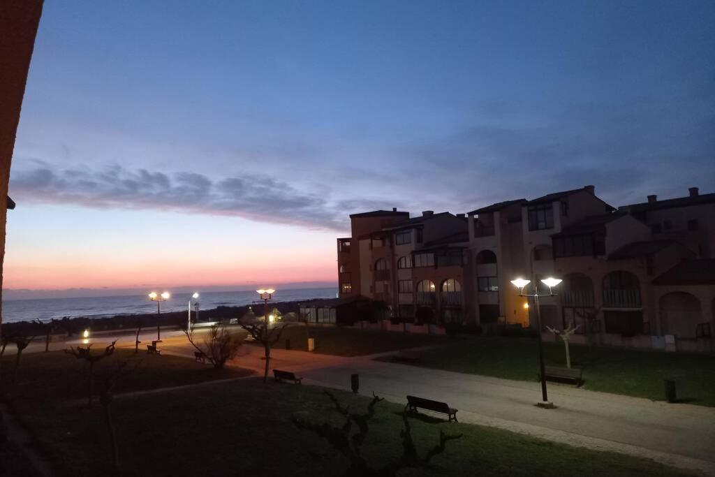 T2, Vue Sur Mer, Terrasse, Parking Prive 르발카레스 외부 사진